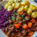 Rindergulasch mit Paprika und Möhren – zart & würzig!