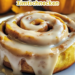 Pumpkin Spice Zimtschnecken mit Zuckerguss – Herbstgenuss pur!