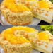 KUCHEN IN 15 MINUTEN. KUCHEN, DER AUF DER ZUNGE ZERSCHMILZT. LECKERER PFIRSICHKUCHEN.