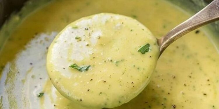 Cremige Zucchini Suppe mit Knoblauch gut zum abnehmen