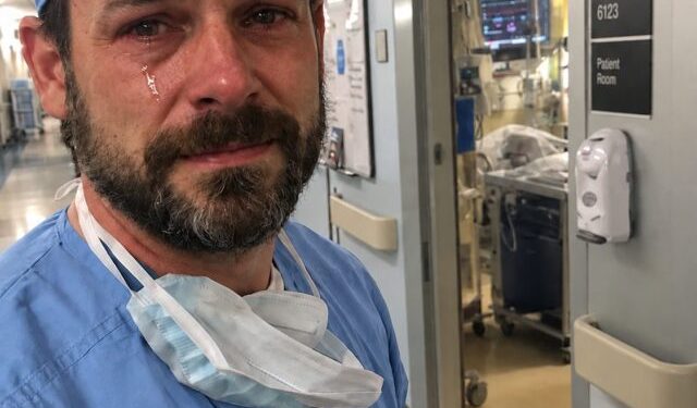 „Ich ging zur Arbeit meines Mannes, um ihn zu überraschen — doch sein Kollege fragte mich mit Tränen in den Augen: ‚Er hat dir nichts erzählt, oder?‘“